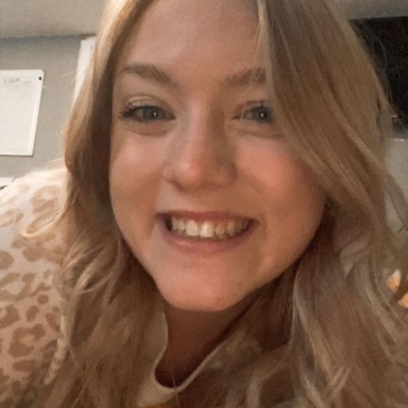 Meet your Posher, Macy - Picture 1 of 1